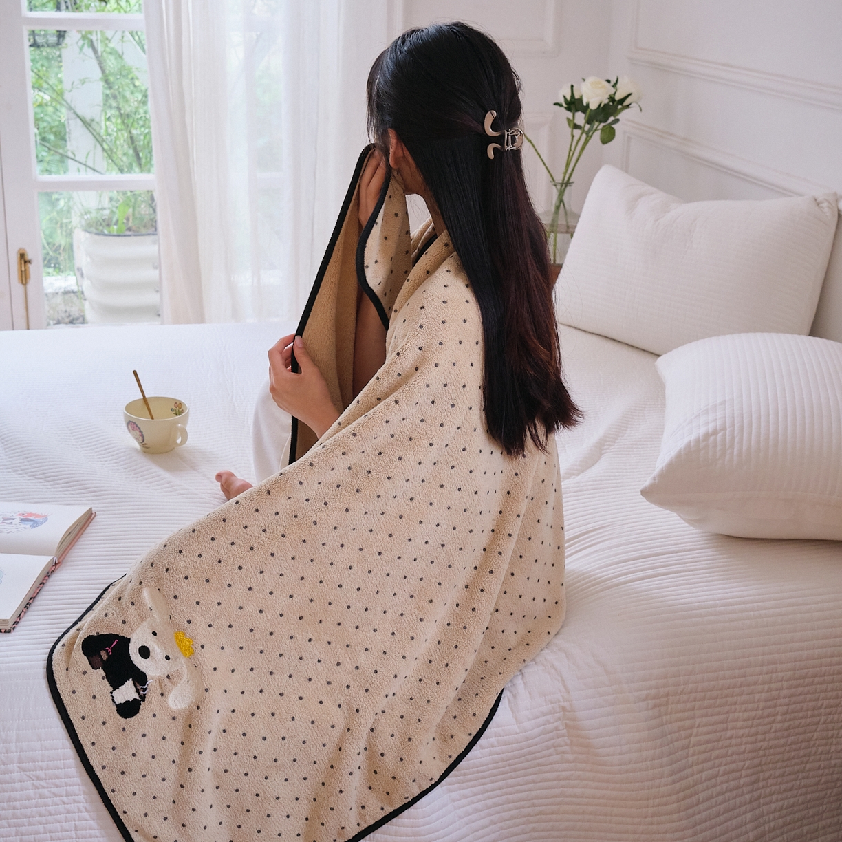 91家纺网 家纺一手货源 找家纺 沐瑟家纺 2025新款亲肤柔软珊瑚绒毛巾浴巾-点点动物系列 点点动物-咖啡狗 70*140cm浴巾/条