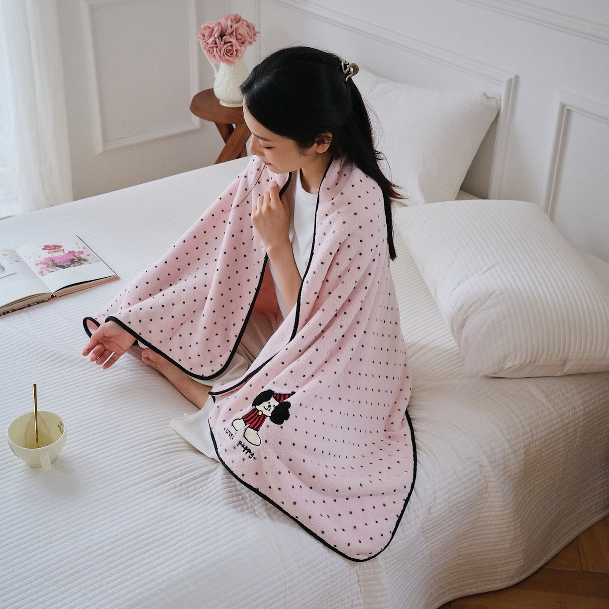 91家纺网 家纺一手货源 找家纺 沐瑟家纺 2025新款亲肤柔软珊瑚绒毛巾浴巾-点点动物系列 点点动物-粉红小狗 70*140cm浴巾/条