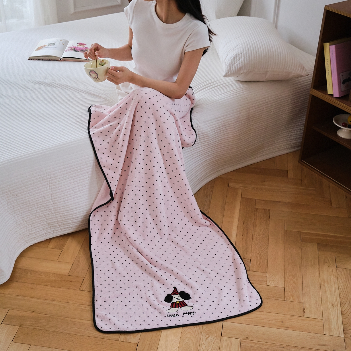 91家纺网 家纺一手货源 找家纺 沐瑟家纺 2025新款亲肤柔软珊瑚绒毛巾浴巾-点点动物系列 点点动物-粉红小狗 70*140cm浴巾/条