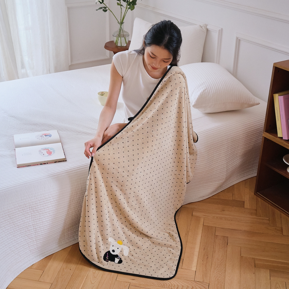 91家纺网 家纺一手货源 找家纺 沐瑟家纺 2025新款亲肤柔软珊瑚绒毛巾浴巾-点点动物系列 点点动物-咖啡狗 35*75cm毛巾/条