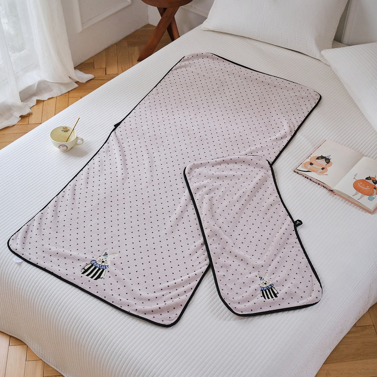 91家纺网 家纺一手货源 找家纺 沐瑟家纺 2025新款亲肤柔软珊瑚绒毛巾浴巾-点点动物系列 点点动物-粉红兔 35*75cm毛巾/条