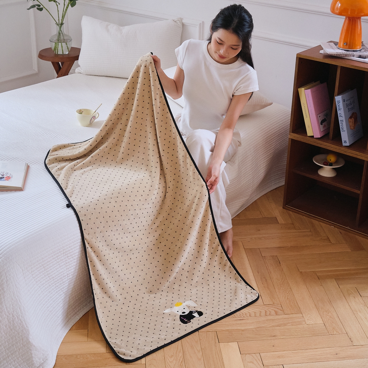 91家纺网 家纺一手货源 找家纺 沐瑟家纺 2025新款亲肤柔软珊瑚绒毛巾浴巾-点点动物系列 点点动物-咖啡狗 35*75cm毛巾/条