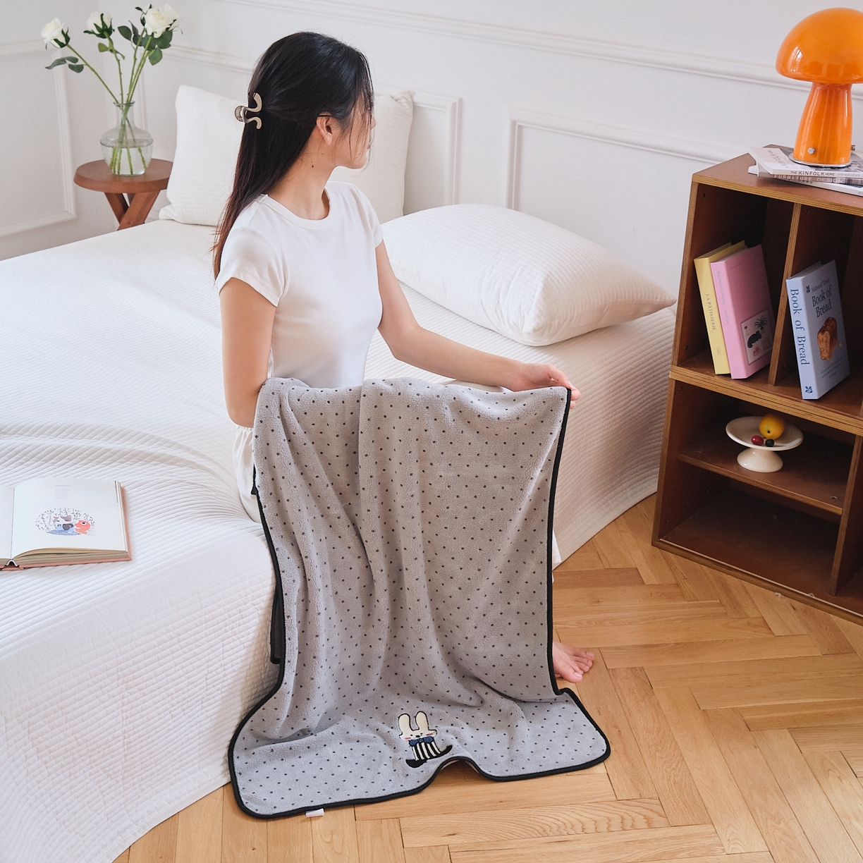 91家纺网 家纺一手货源 找家纺 沐瑟家纺 2025新款亲肤柔软珊瑚绒毛巾浴巾-点点动物系列 点点动物-可爱兔 35*75cm毛巾/条