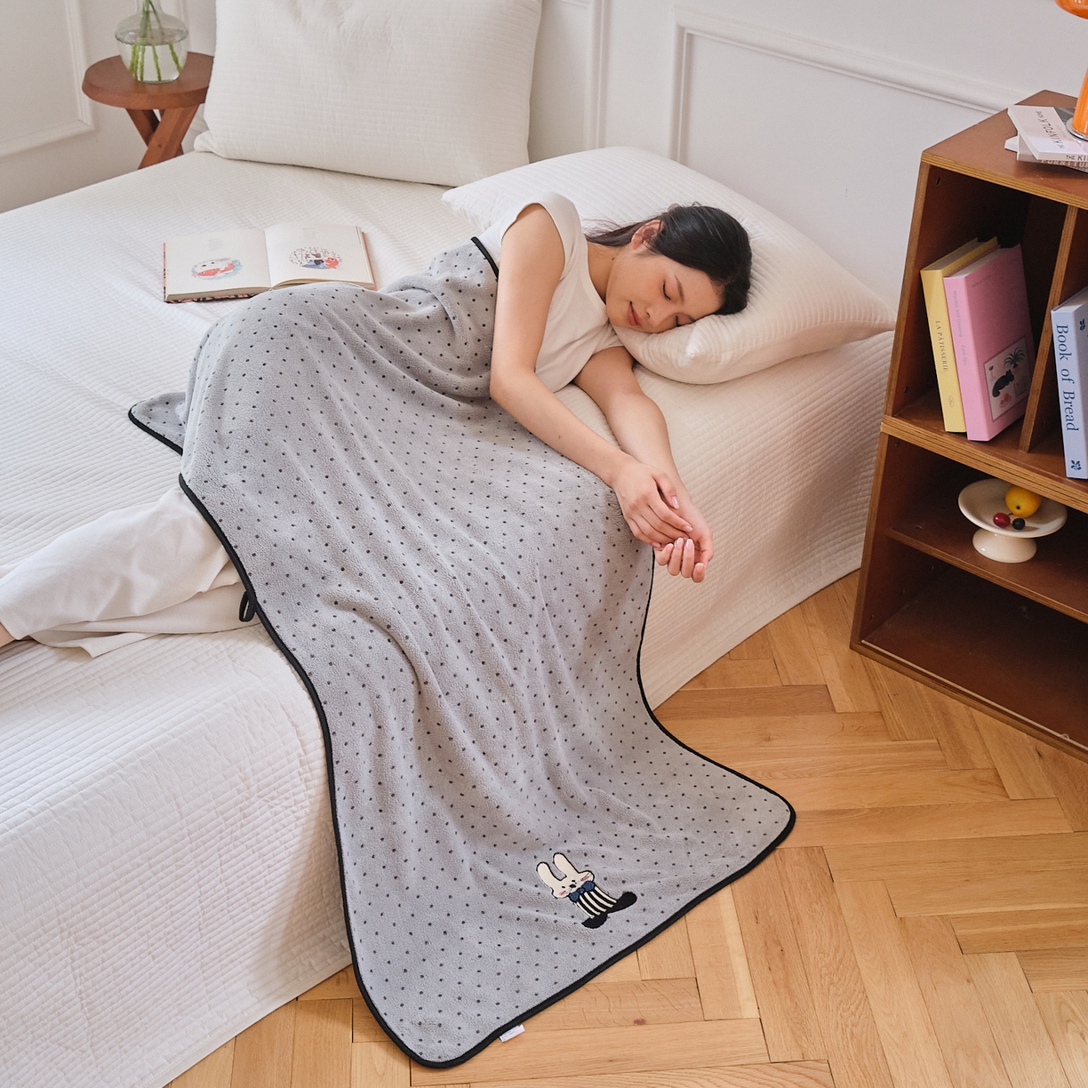 91家纺网 家纺一手货源 找家纺 沐瑟家纺 2025新款亲肤柔软珊瑚绒毛巾浴巾-点点动物系列 点点动物-可爱兔 35*75cm毛巾/条