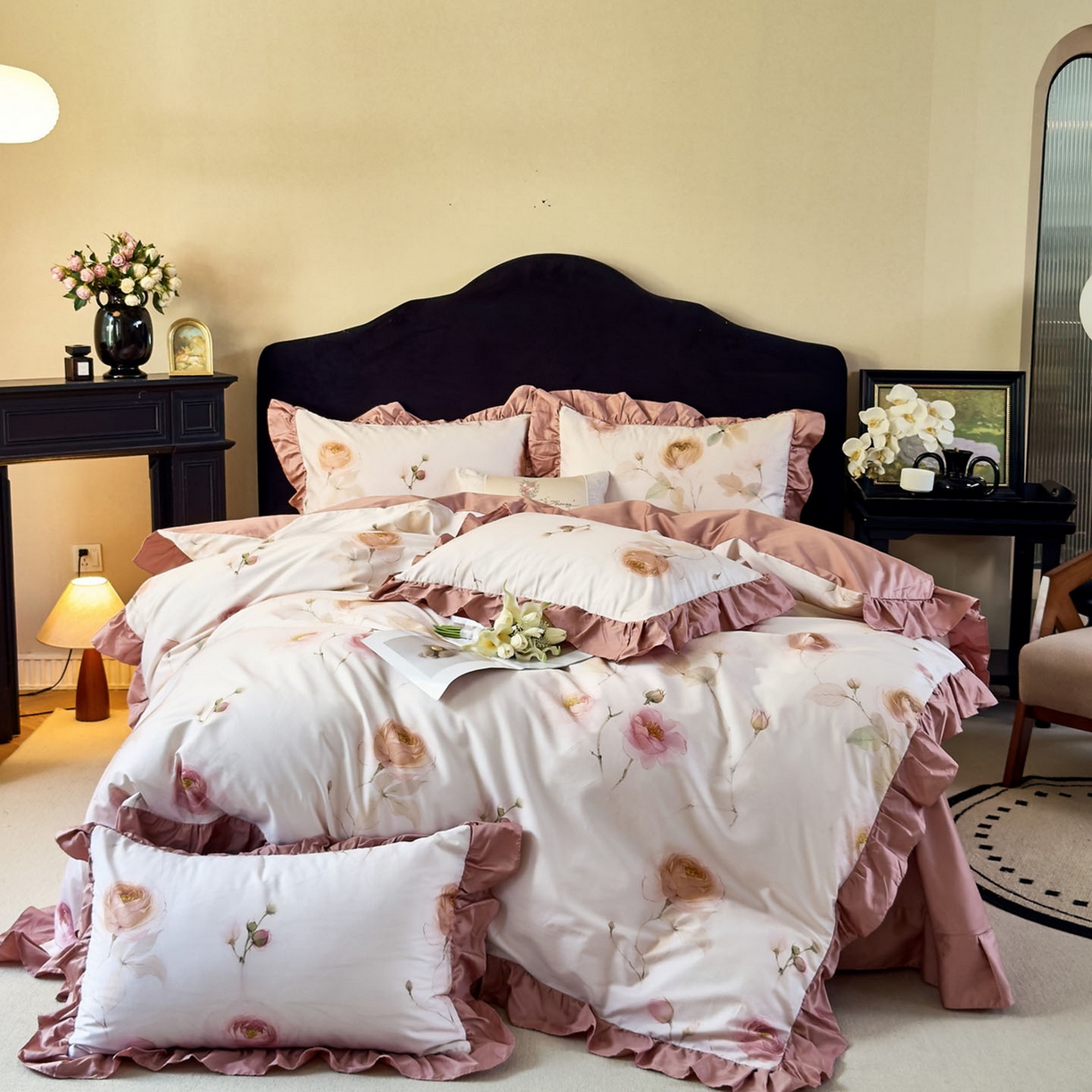 91家纺网 家纺一手货源 找家纺 由丽家纺 2025新款法式全棉贡缎花边款数码印花四件套（控价券后299起） 玛利戈德-米