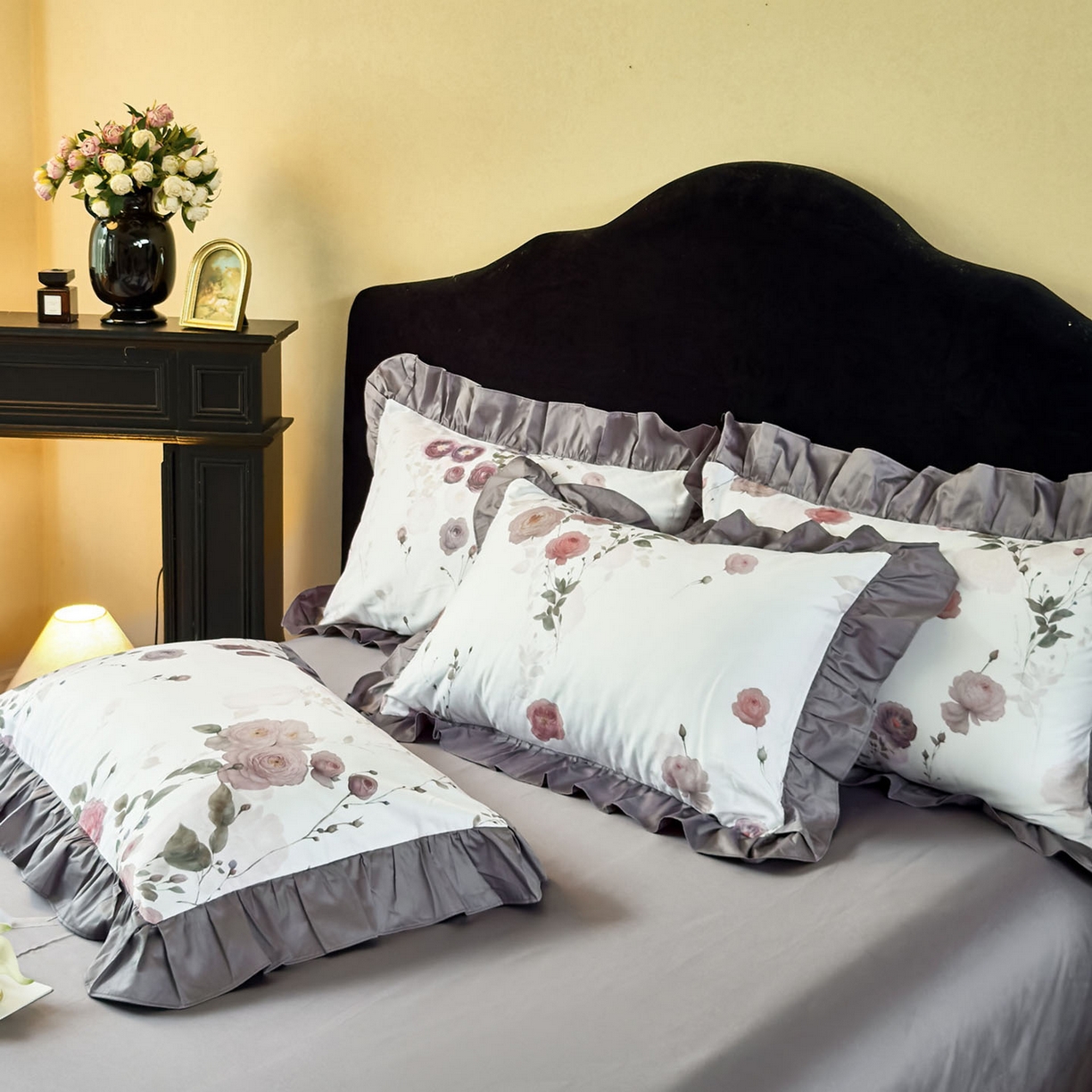 91家纺网 家纺一手货源 找家纺 由丽家纺 2025新款法式全棉贡缎花边款数码印花四件套（控价券后299起） 疏棠-紫