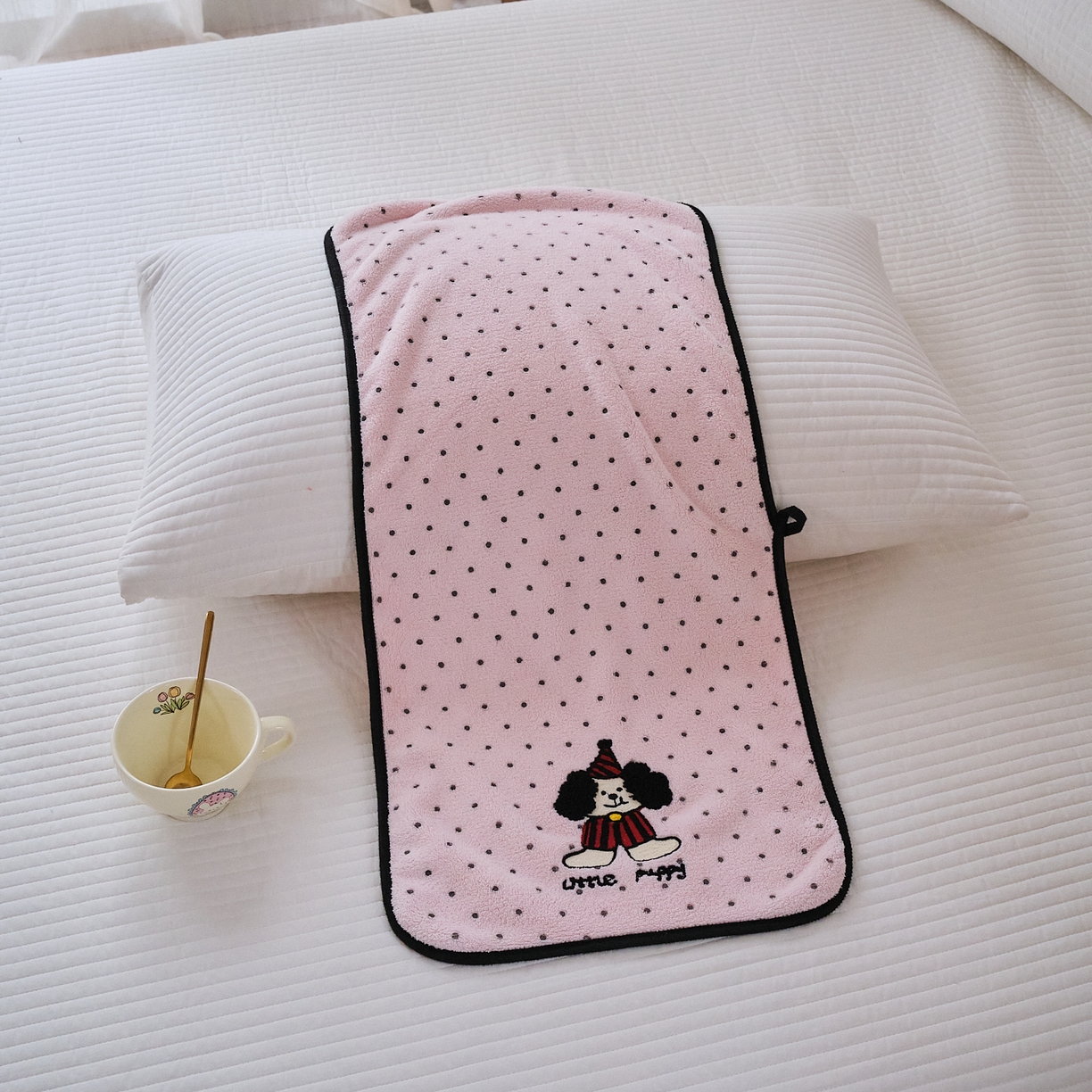 91家纺网 家纺一手货源 找家纺 沐瑟家纺 2025新款亲肤柔软珊瑚绒毛巾浴巾-点点动物系列 点点动物-粉红小狗 70*140cm浴巾/条