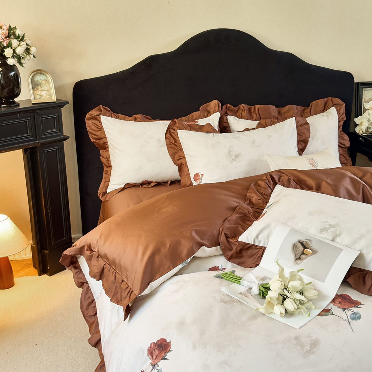 91家纺网 家纺一手货源 找家纺 由丽家纺 2025新款法式全棉贡缎花边款数码印花四件套（控价券后299起） 晚笙-米