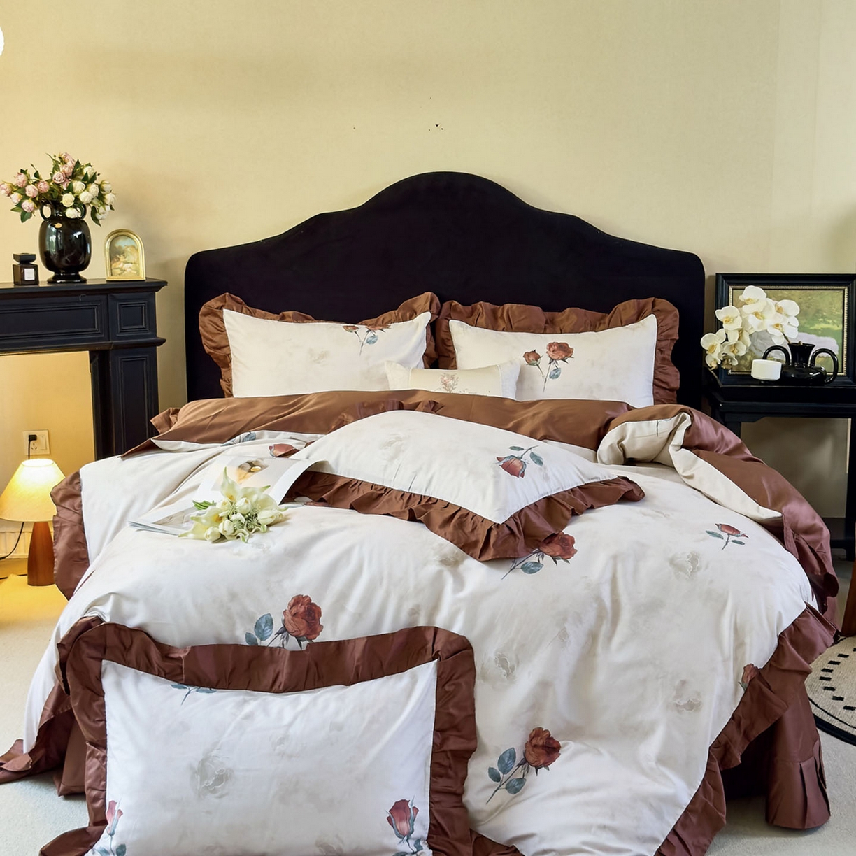 91家纺网 家纺一手货源 找家纺 由丽家纺 2025新款法式全棉贡缎花边款数码印花四件套（控价券后299起） 晚笙-米