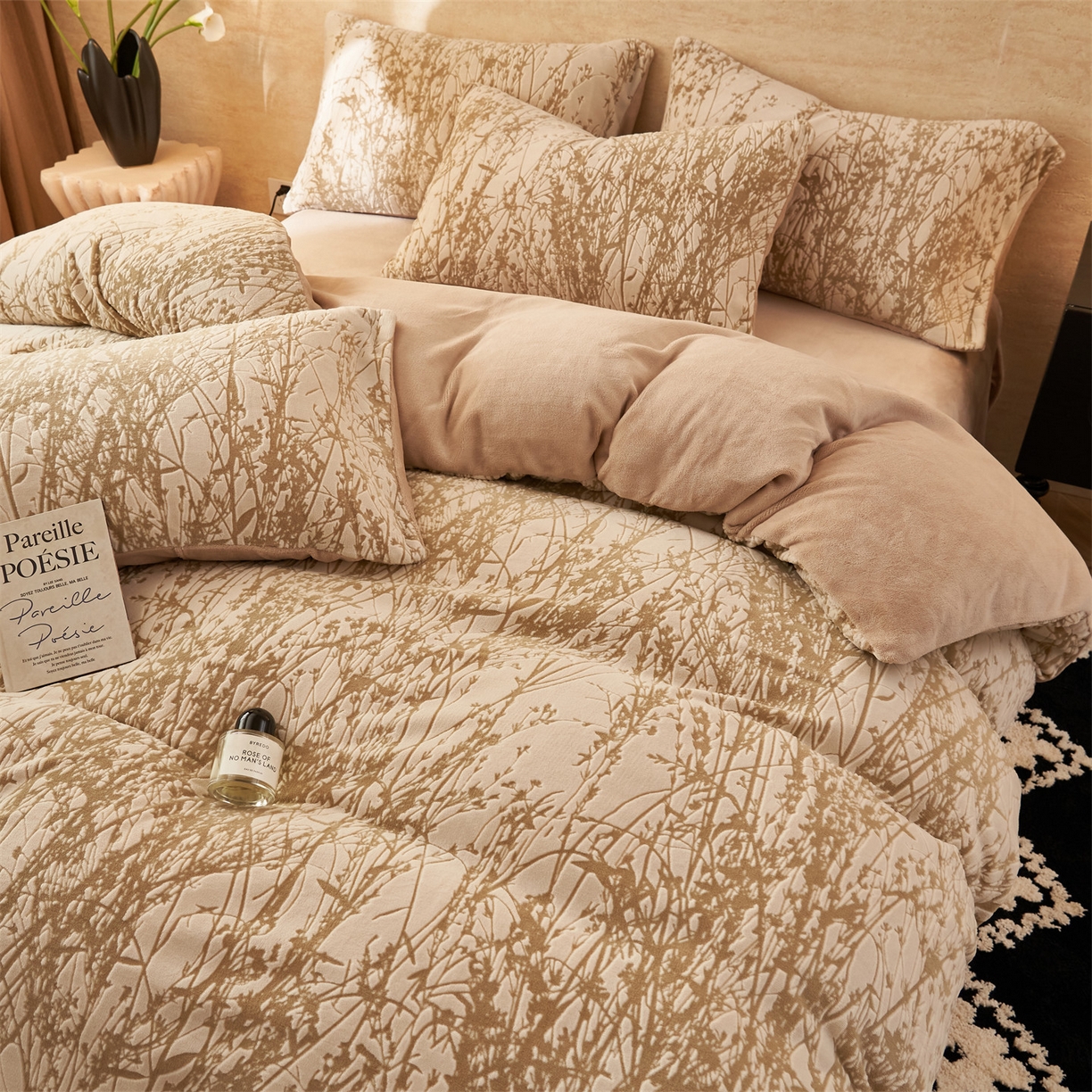 91家纺网 家纺一手货源 找家纺 金鹰 2025新款雕花烂花牛奶绒四件套 爱丽丝