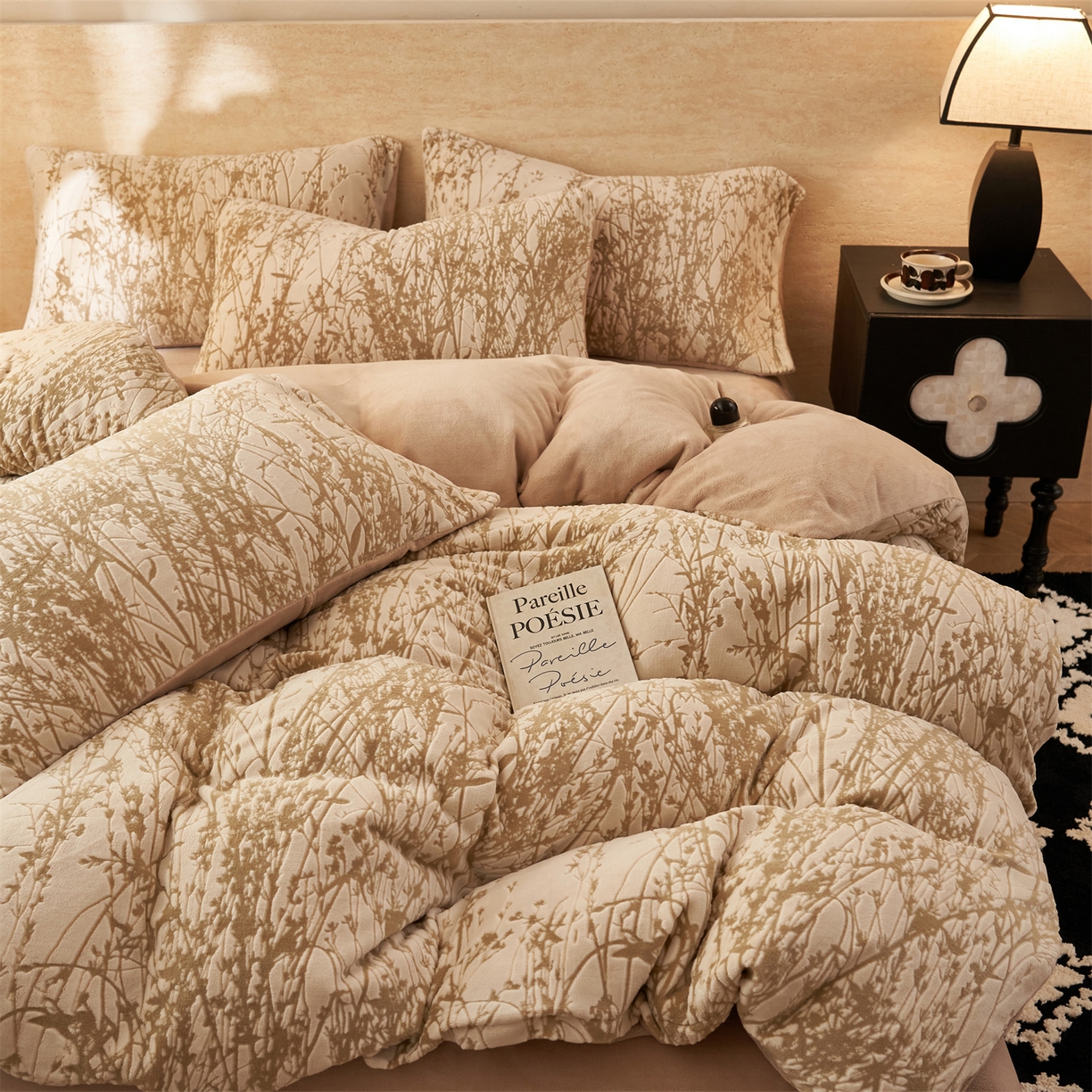 91家纺网 家纺一手货源 找家纺 金鹰 2025新款雕花烂花牛奶绒四件套 爱丽丝