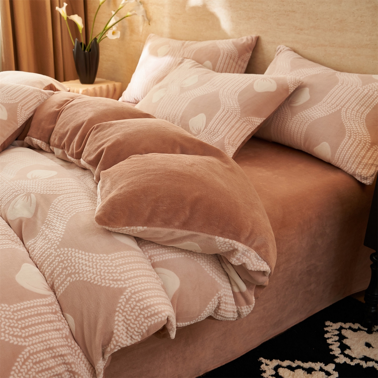 91家纺网 家纺一手货源 找家纺 金鹰 2025新款雕花烂花牛奶绒四件套 蝴蝶结