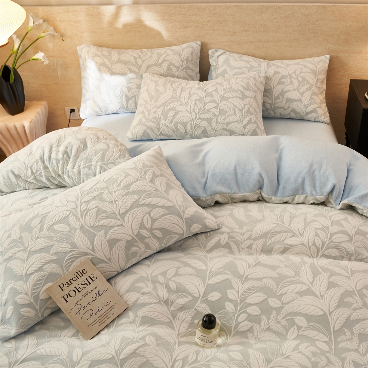 91家纺网 家纺一手货源 找家纺 金鹰 2025新款雕花烂花牛奶绒四件套 花朝梦