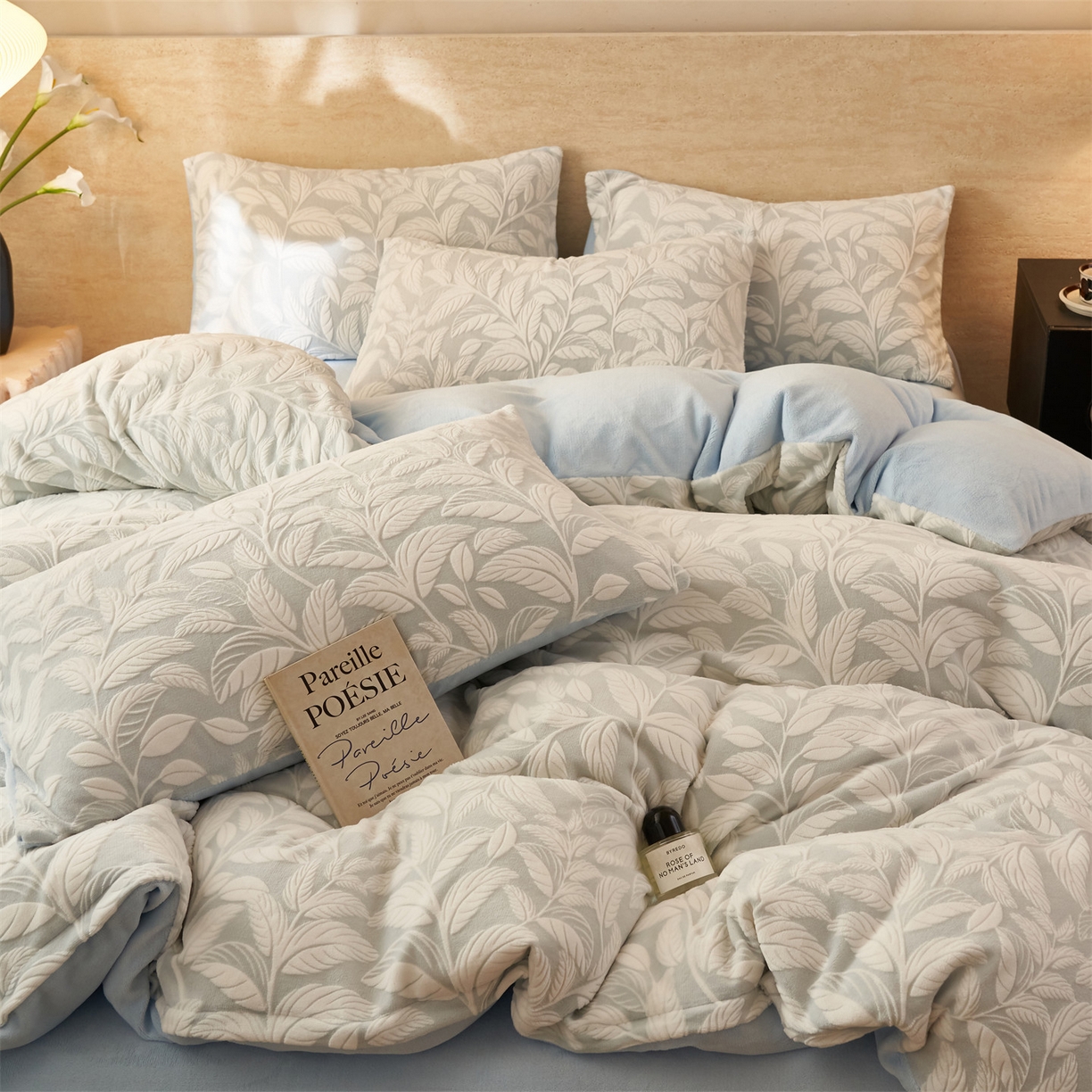 91家纺网 家纺一手货源 找家纺 金鹰 2025新款雕花烂花牛奶绒四件套 花朝梦