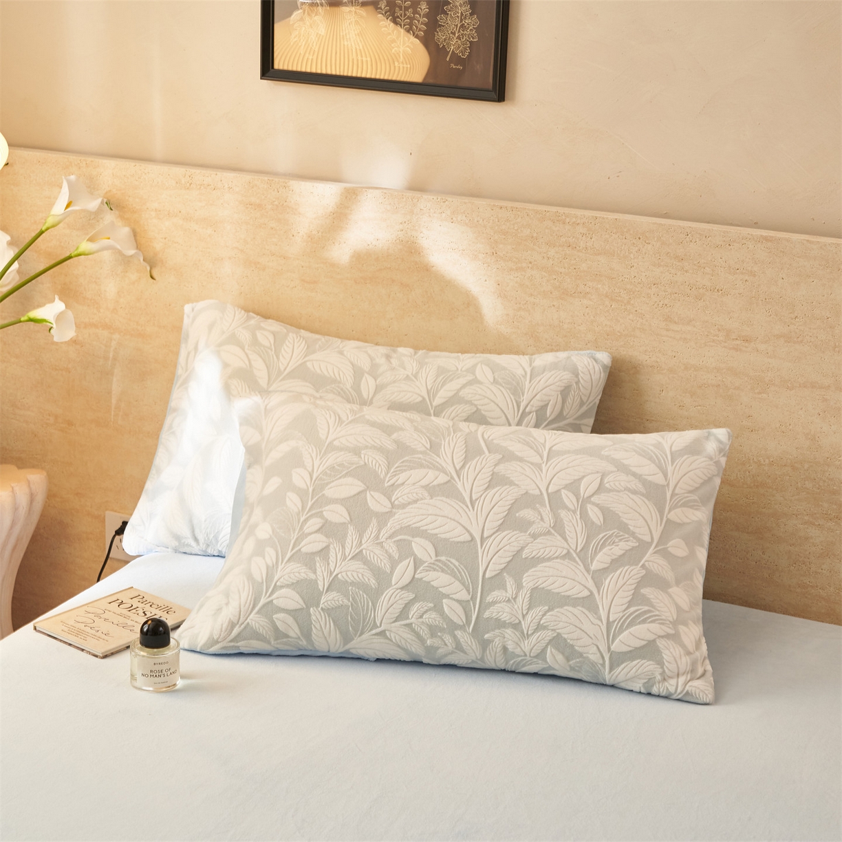 91家纺网 家纺一手货源 找家纺 金鹰 2025新款雕花烂花牛奶绒四件套 花朝梦