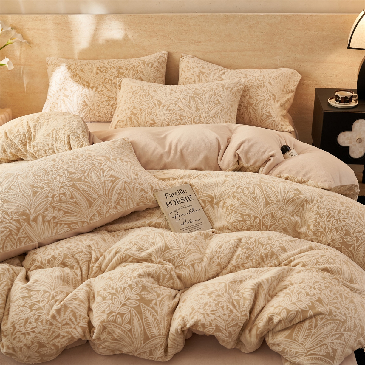 91家纺网 家纺一手货源 找家纺 金鹰 2025新款雕花烂花牛奶绒四件套 绿野仙踪-驼