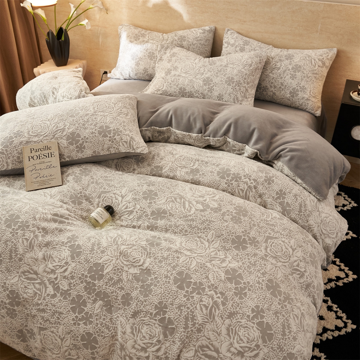 91家纺网 家纺一手货源 找家纺 金鹰 2025新款雕花烂花牛奶绒四件套 玫瑰恋情