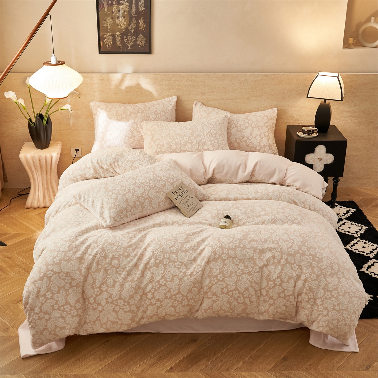 91家纺网 家纺一手货源 找家纺 金鹰 2025新款雕花烂花牛奶绒四件套 叶茂