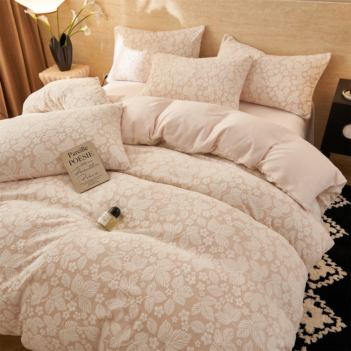 91家纺网 家纺一手货源 找家纺 金鹰 2025新款雕花烂花牛奶绒四件套 叶茂