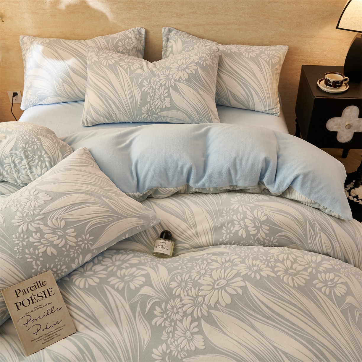 91家纺网 家纺一手货源 找家纺 金鹰 2025新款雕花烂花牛奶绒四件套 叶叶生辉