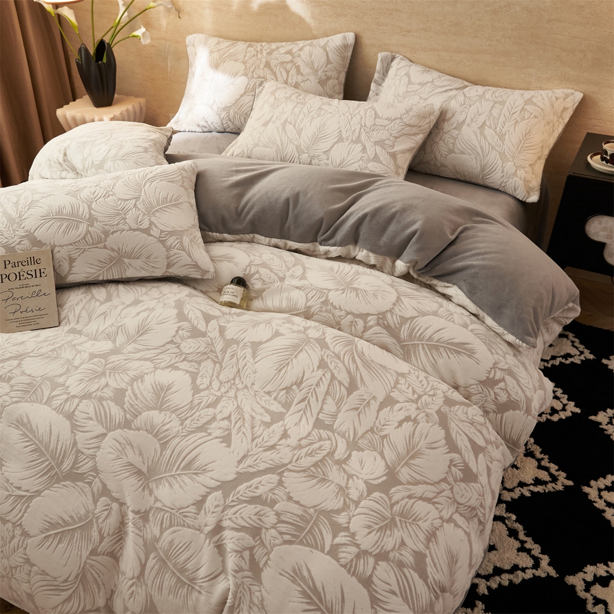 91家纺网 家纺一手货源 找家纺 金鹰 2025新款雕花烂花牛奶绒四件套 叶影