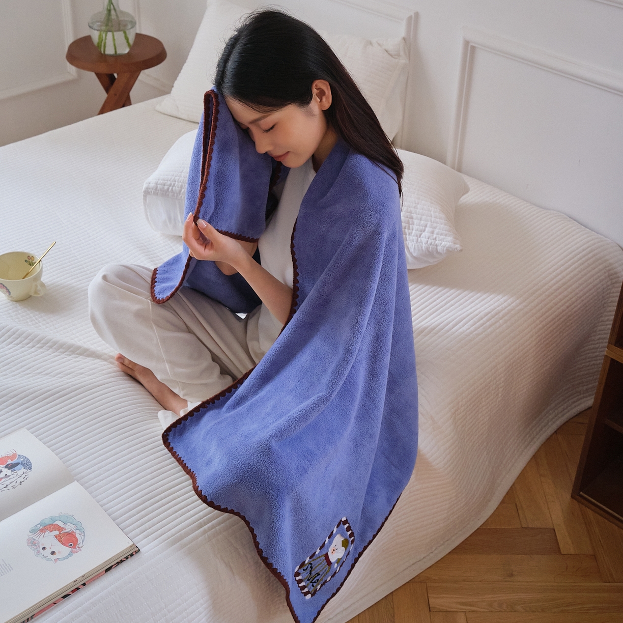 91家纺网 家纺一手货源 找家纺 沐瑟家纺 2025新款亲肤柔软珊瑚绒毛巾浴巾-呆呆熊系列 呆呆熊-蓝色 70*140cm浴巾/条