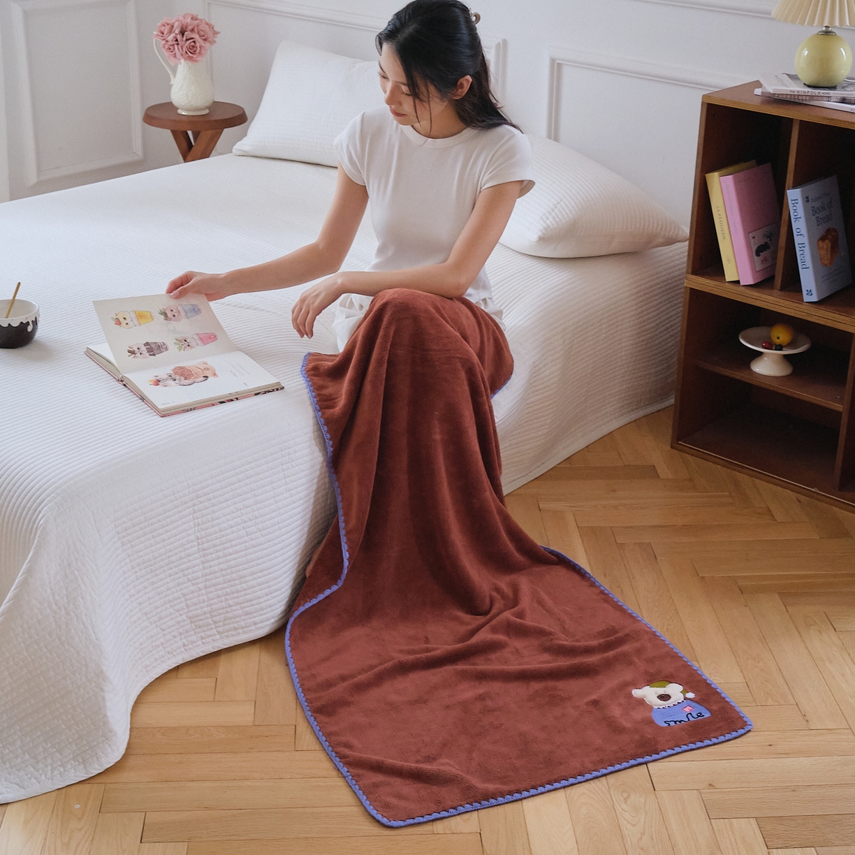 91家纺网 家纺一手货源 找家纺 沐瑟家纺 2025新款亲肤柔软珊瑚绒毛巾浴巾-呆呆熊系列 呆呆熊-砖红色 70*140cm浴巾/条