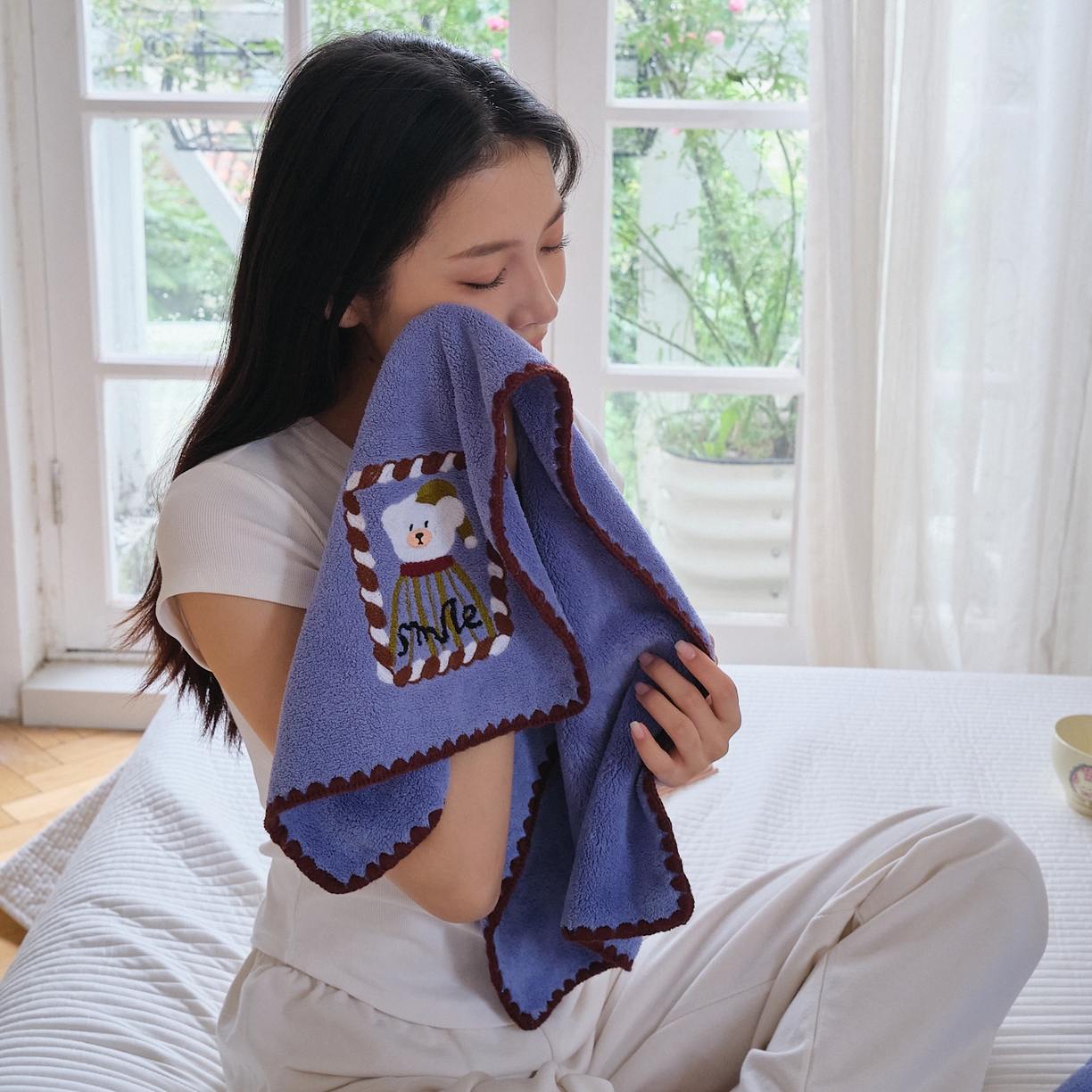 91家纺网 家纺一手货源 找家纺 沐瑟家纺 2025新款亲肤柔软珊瑚绒毛巾浴巾-呆呆熊系列 呆呆熊-蓝色 70*140cm浴巾/条