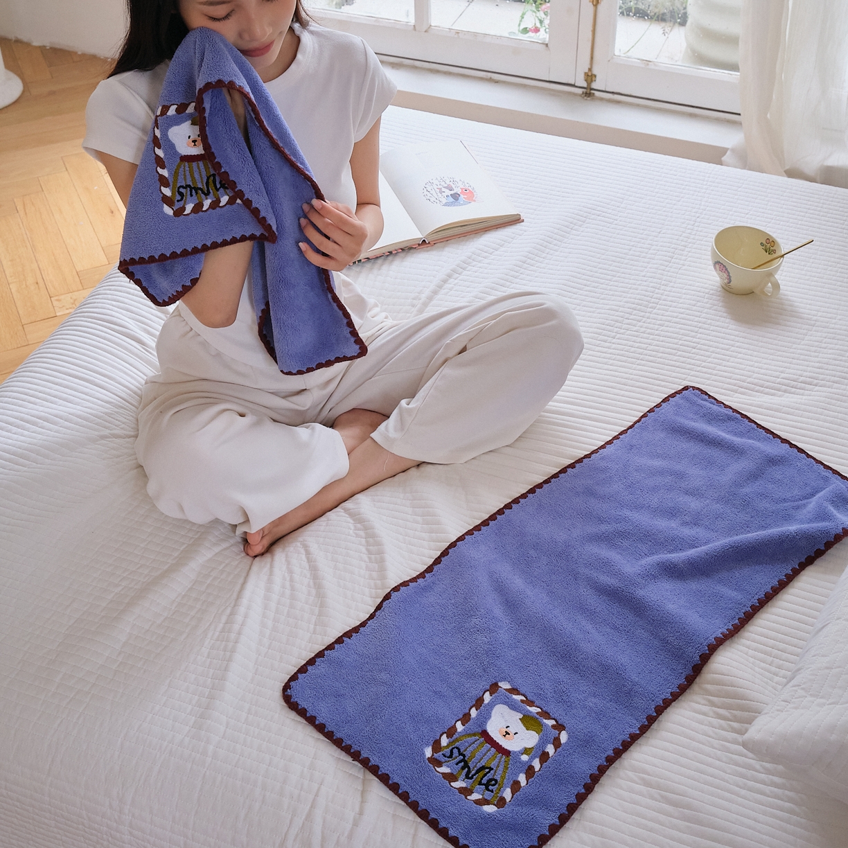 91家纺网 家纺一手货源 找家纺 沐瑟家纺 2025新款亲肤柔软珊瑚绒毛巾浴巾-呆呆熊系列 呆呆熊-蓝色 70*140cm浴巾/条