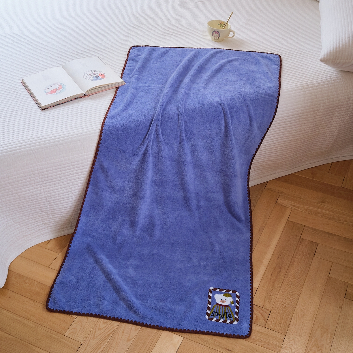 91家纺网 家纺一手货源 找家纺 沐瑟家纺 2025新款亲肤柔软珊瑚绒毛巾浴巾-呆呆熊系列 呆呆熊-蓝色 70*140cm浴巾/条