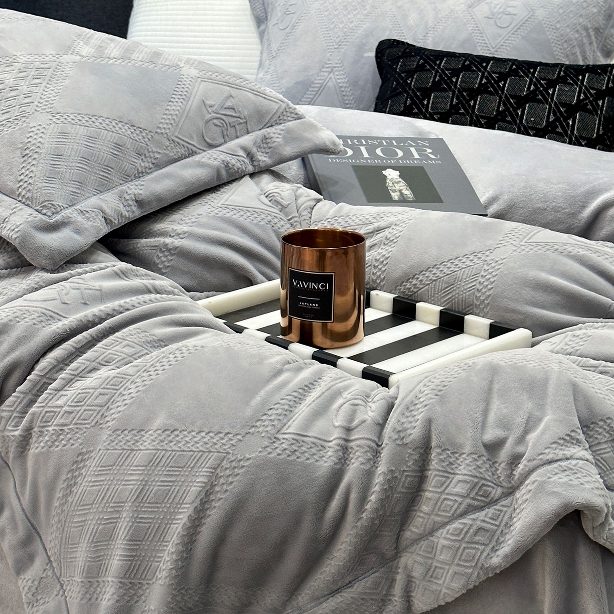 91家纺网 家纺一手货源 找家纺 （总）JUICY 橘滋家纺 2025新款高级简约立体提花浮雕牛奶绒系列四件套