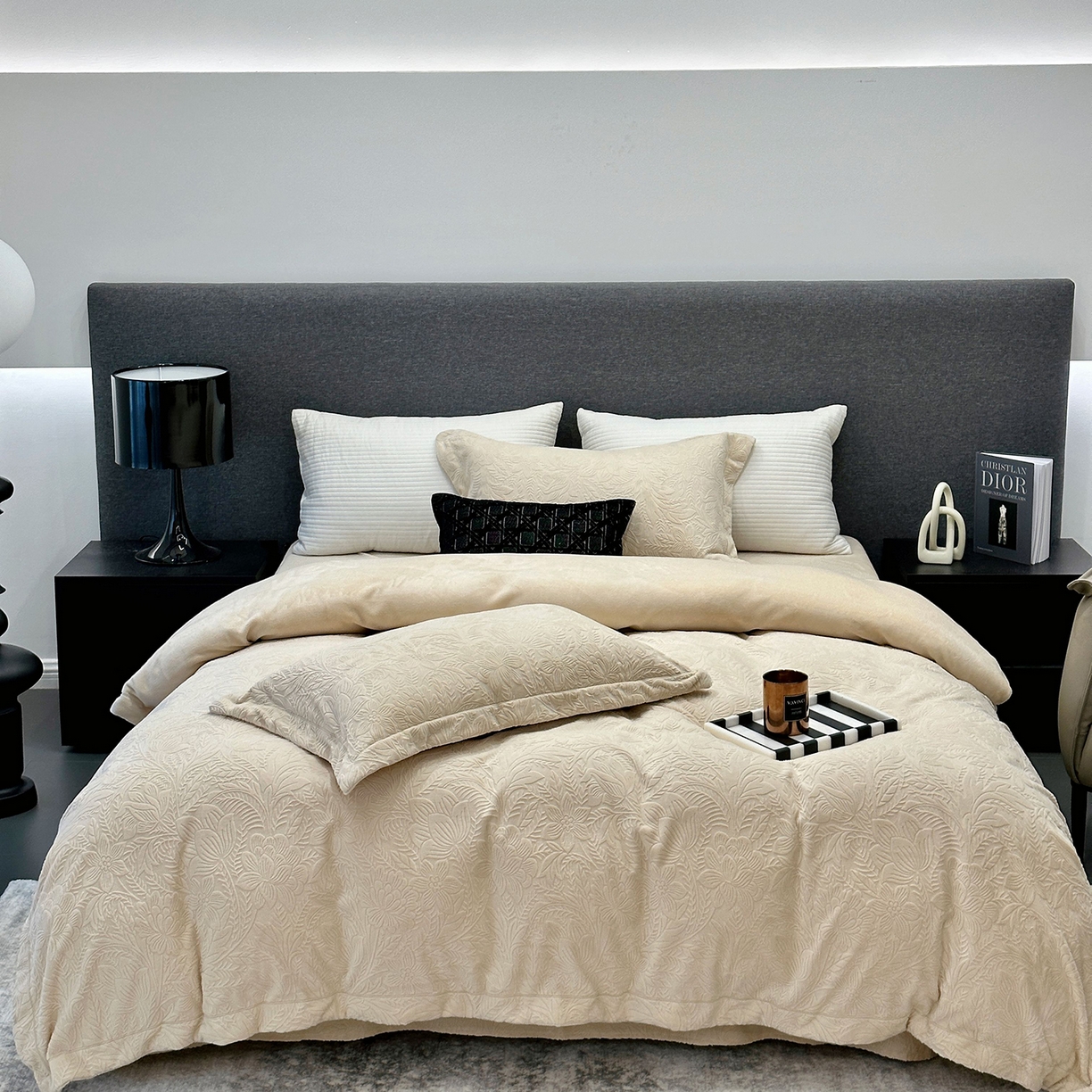 JUICY 橘滋家纺 2025新款高级简约立体提花浮雕牛奶绒系列四件套 纳维亚秘境-奶茶