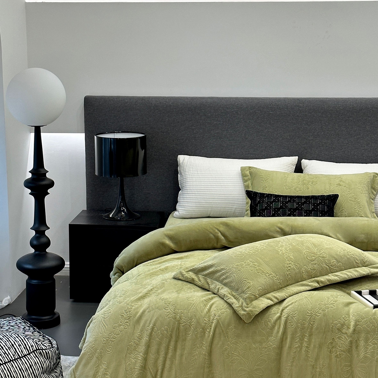 91家纺网 家纺一手货源 找家纺 JUICY 橘滋家纺 2025新款高级简约立体提花浮雕牛奶绒系列四件套 温顿庄园