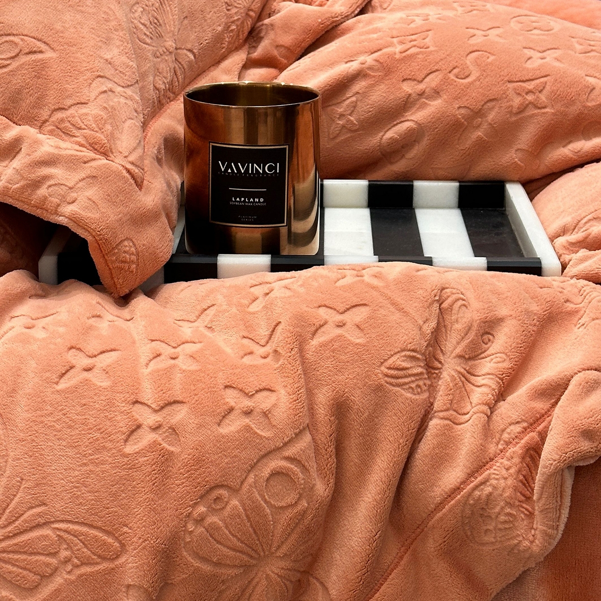 91家纺网 家纺一手货源 找家纺 JUICY 橘滋家纺 2025新款高级简约立体提花浮雕牛奶绒系列四件套 威尼斯蝶影