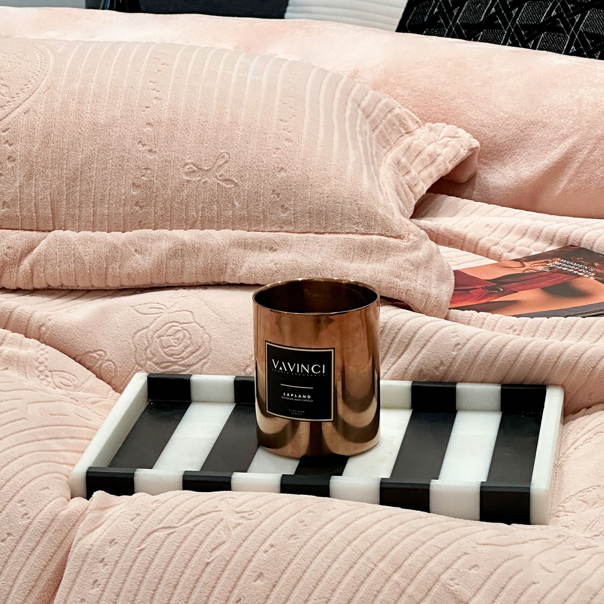 91家纺网 家纺一手货源 找家纺 JUICY 橘滋家纺 2025新款高级简约立体提花浮雕牛奶绒系列四件套 玫瑰梦影-浅玉