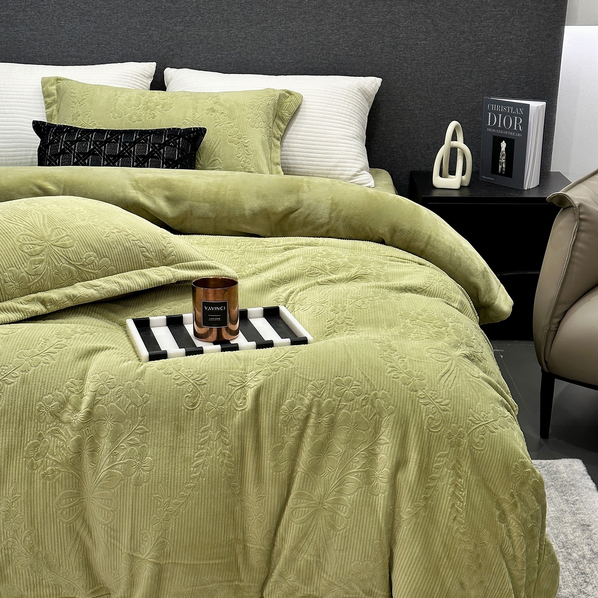 91家纺网 家纺一手货源 找家纺 JUICY 橘滋家纺 2025新款高级简约立体提花浮雕牛奶绒系列四件套 温顿庄园