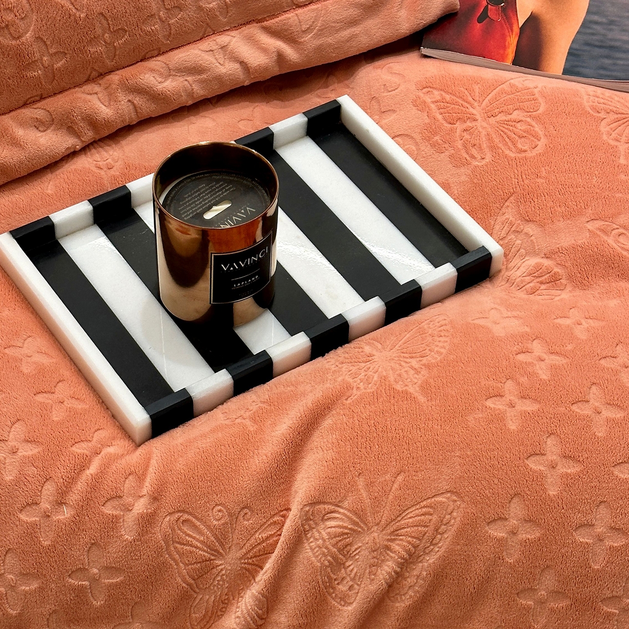 91家纺网 家纺一手货源 找家纺 JUICY 橘滋家纺 2025新款高级简约立体提花浮雕牛奶绒系列四件套 威尼斯蝶影