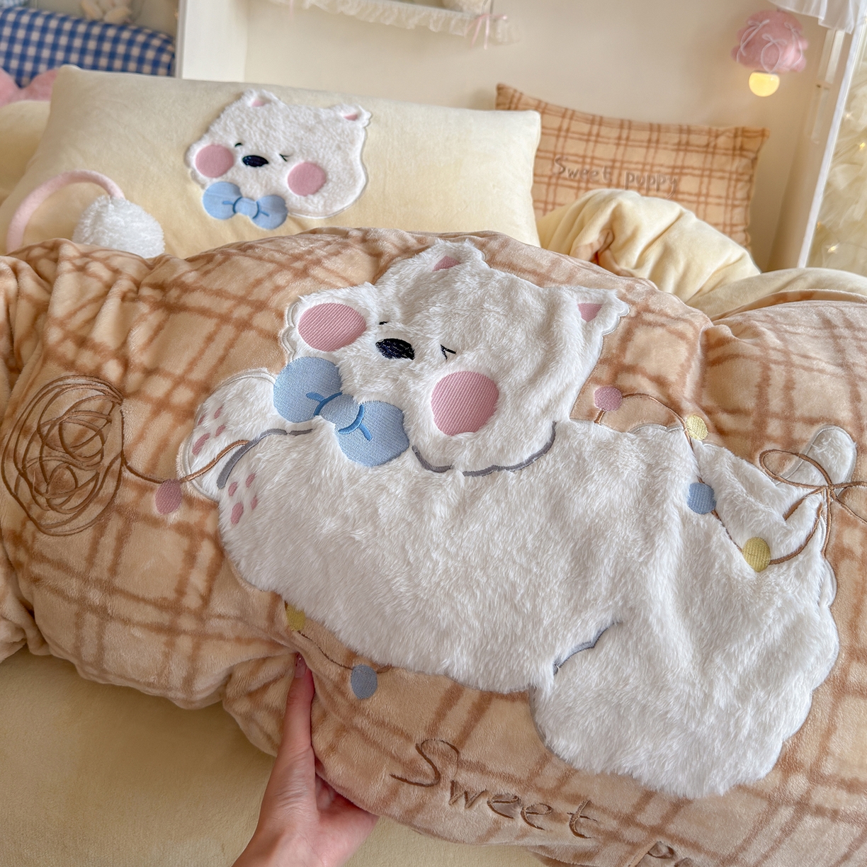 91家纺网 家纺一手货源 找家纺 罗亿家纺 2025新款A类兔毛贴布绣刺绣牛奶绒四件套-小红书推荐(提供买家秀) 毛线球西高地