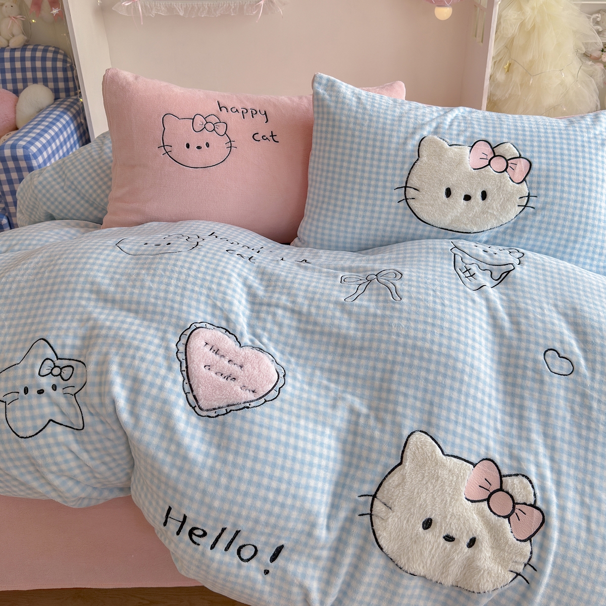 91家纺网 家纺一手货源 找家纺 罗亿家纺 2025新款A类兔毛贴布绣刺绣牛奶绒四件套-小红书推荐(提供买家秀) 小猫冰激凌