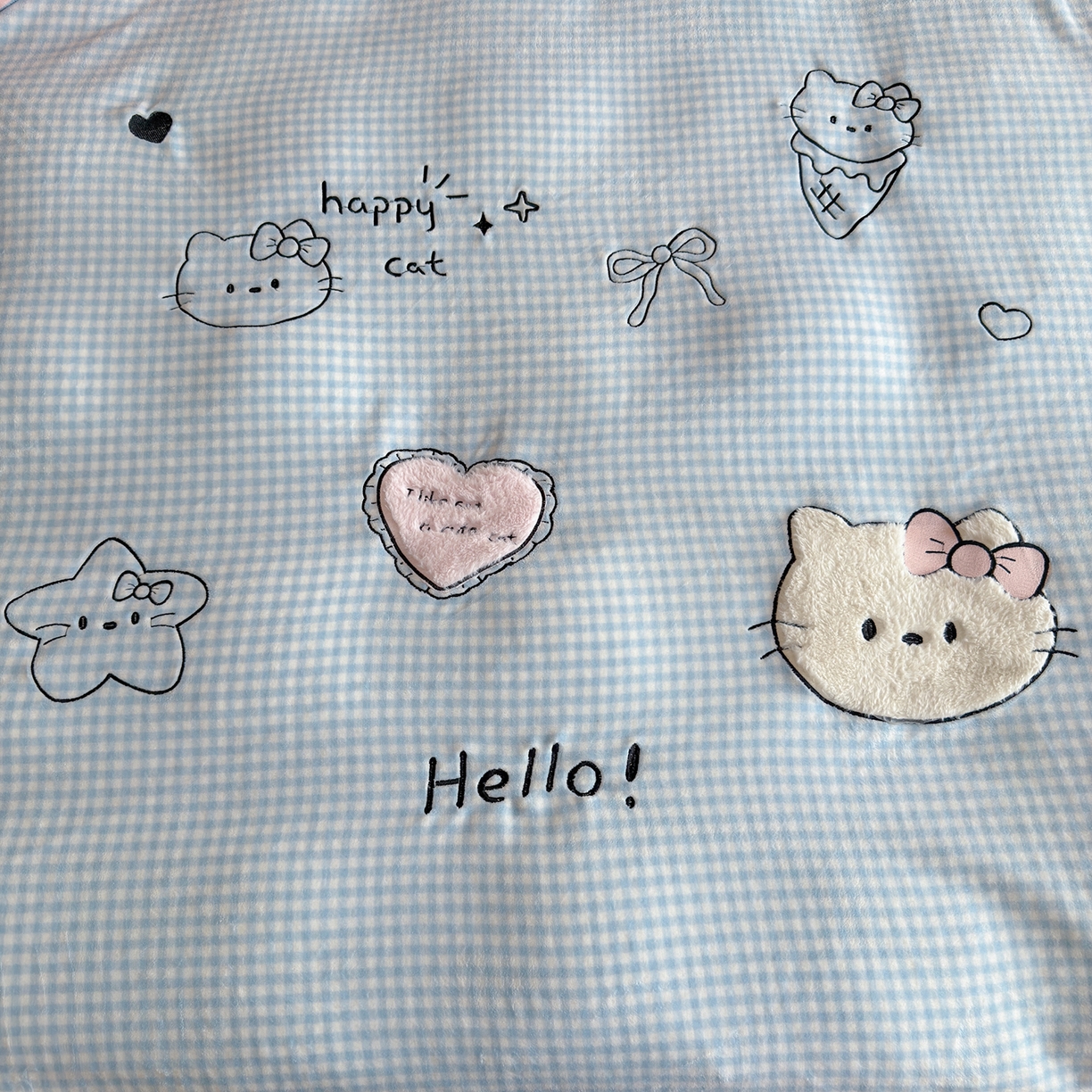 91家纺网 家纺一手货源 找家纺 罗亿家纺 2025新款A类兔毛贴布绣刺绣牛奶绒四件套-小红书推荐(提供买家秀) 小猫冰激凌