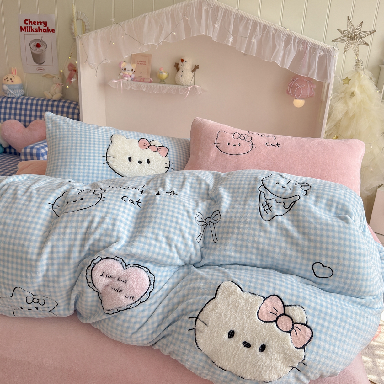 91家纺网 家纺一手货源 找家纺 罗亿家纺 2025新款A类兔毛贴布绣刺绣牛奶绒四件套-小红书推荐(提供买家秀) 小猫冰激凌