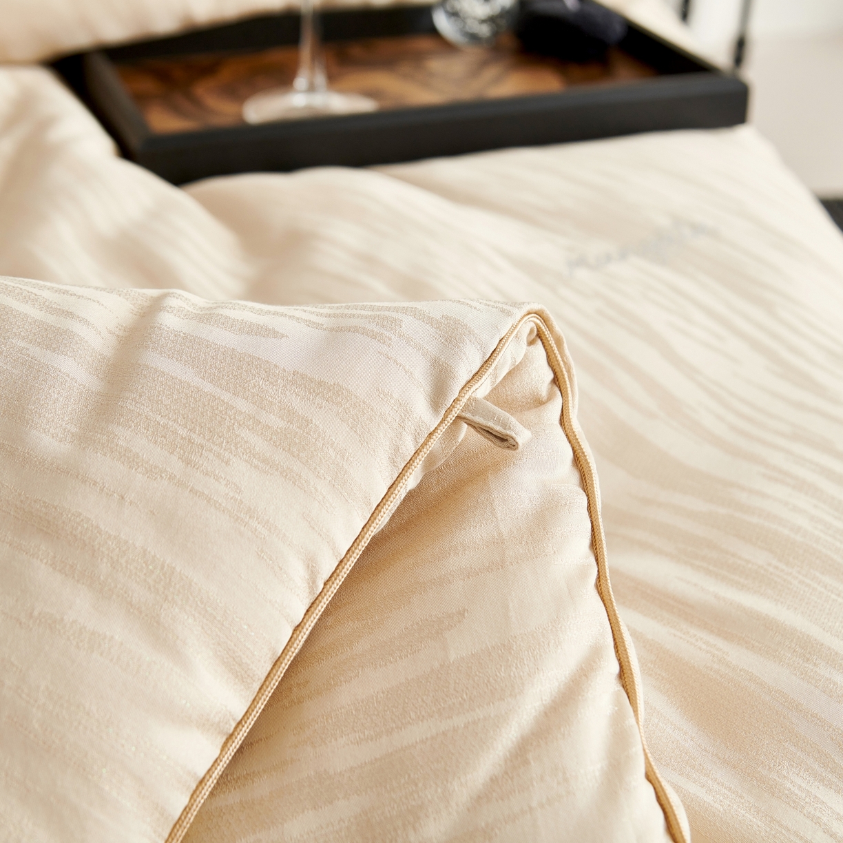 91家纺网 家纺一手货源 找家纺 CINNY馨宜 2025新款60S木本提花大豆被大豆纤维春秋被冬被子被芯 金色