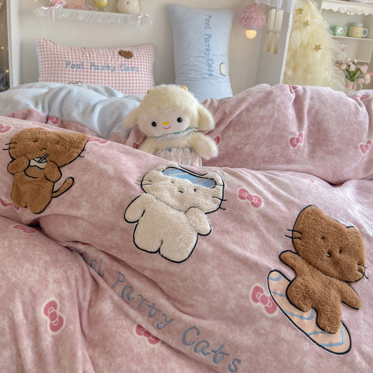 91家纺网 家纺一手货源 找家纺 罗亿家纺 2025新款A类兔毛贴布绣刺绣牛奶绒四件套-小红书推荐(提供买家秀) 三小只