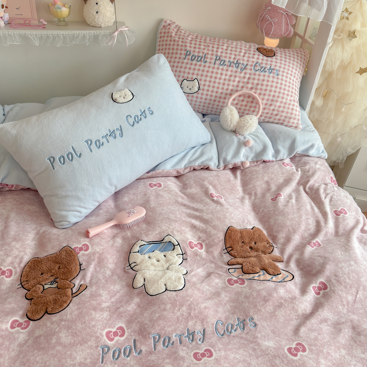 91家纺网 家纺一手货源 找家纺 罗亿家纺 2025新款A类兔毛贴布绣刺绣牛奶绒四件套-小红书推荐(提供买家秀) 三小只