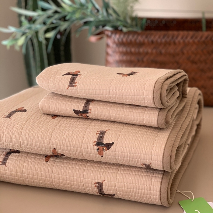 91家纺网 家纺一手货源 找家纺 汇庭 2025秋冬新款·全棉床盖三件套 班尼狗