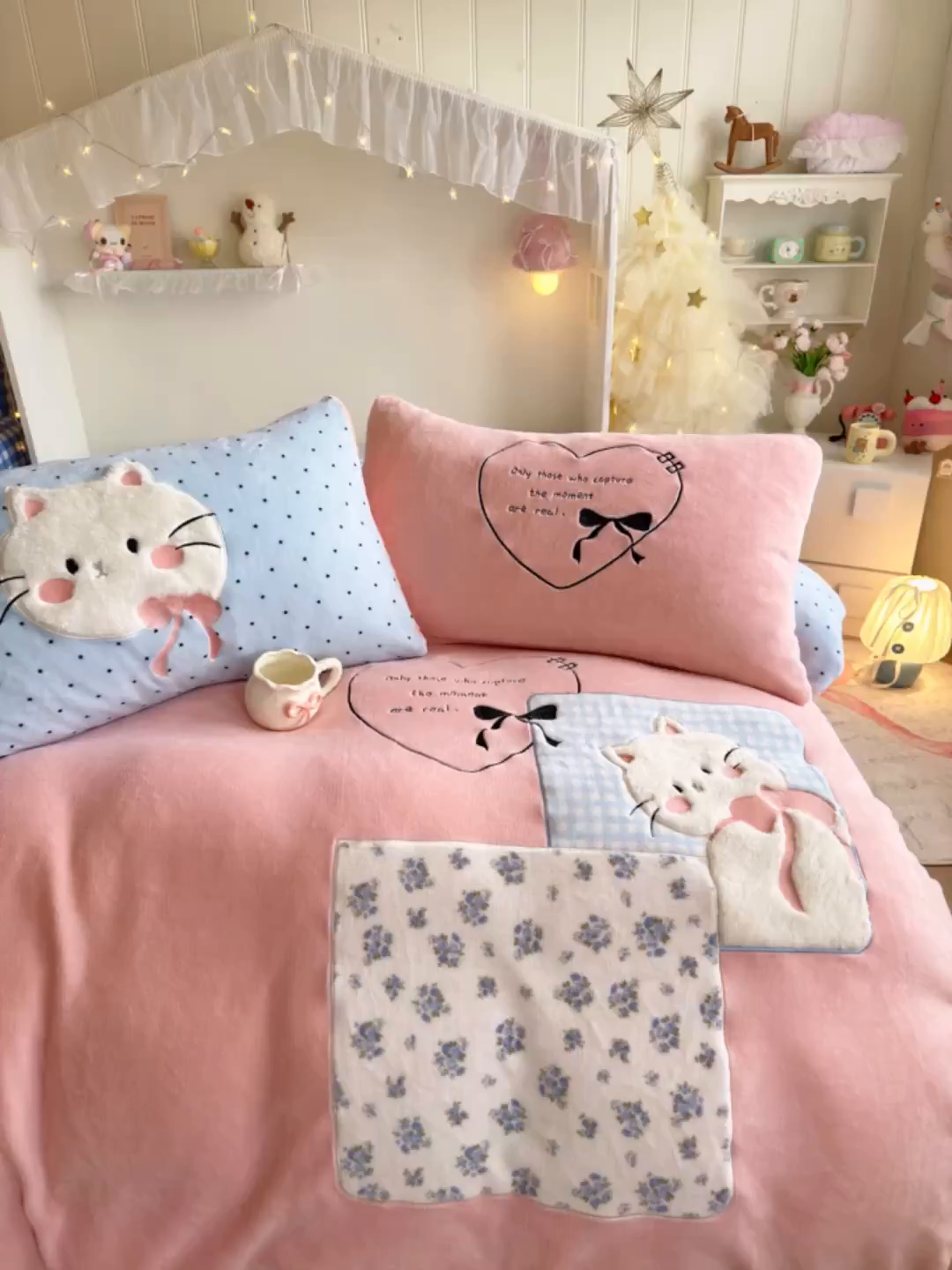 91家纺网 家纺一手货源 找家纺 罗亿家纺 2025新款A类兔毛贴布绣刺绣牛奶绒四件套-小红书推荐(提供买家秀) 甜系猫咪