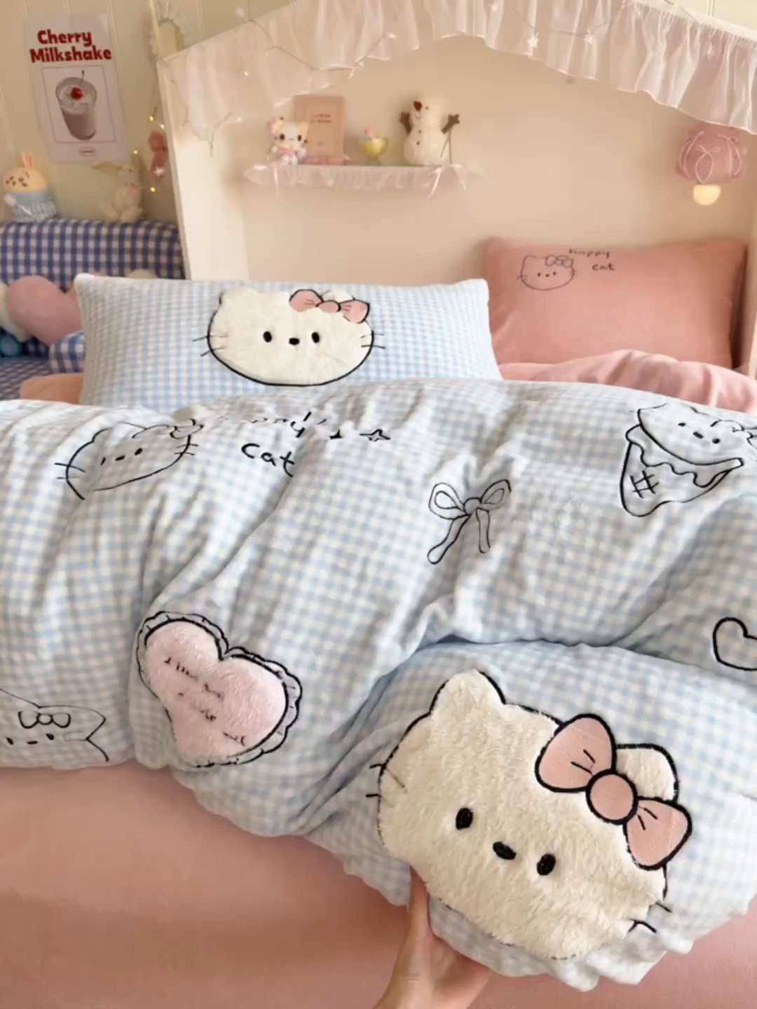 91家纺网 家纺一手货源 找家纺 罗亿家纺 2025新款A类兔毛贴布绣刺绣牛奶绒四件套-小红书推荐(提供买家秀) 小猫冰激凌