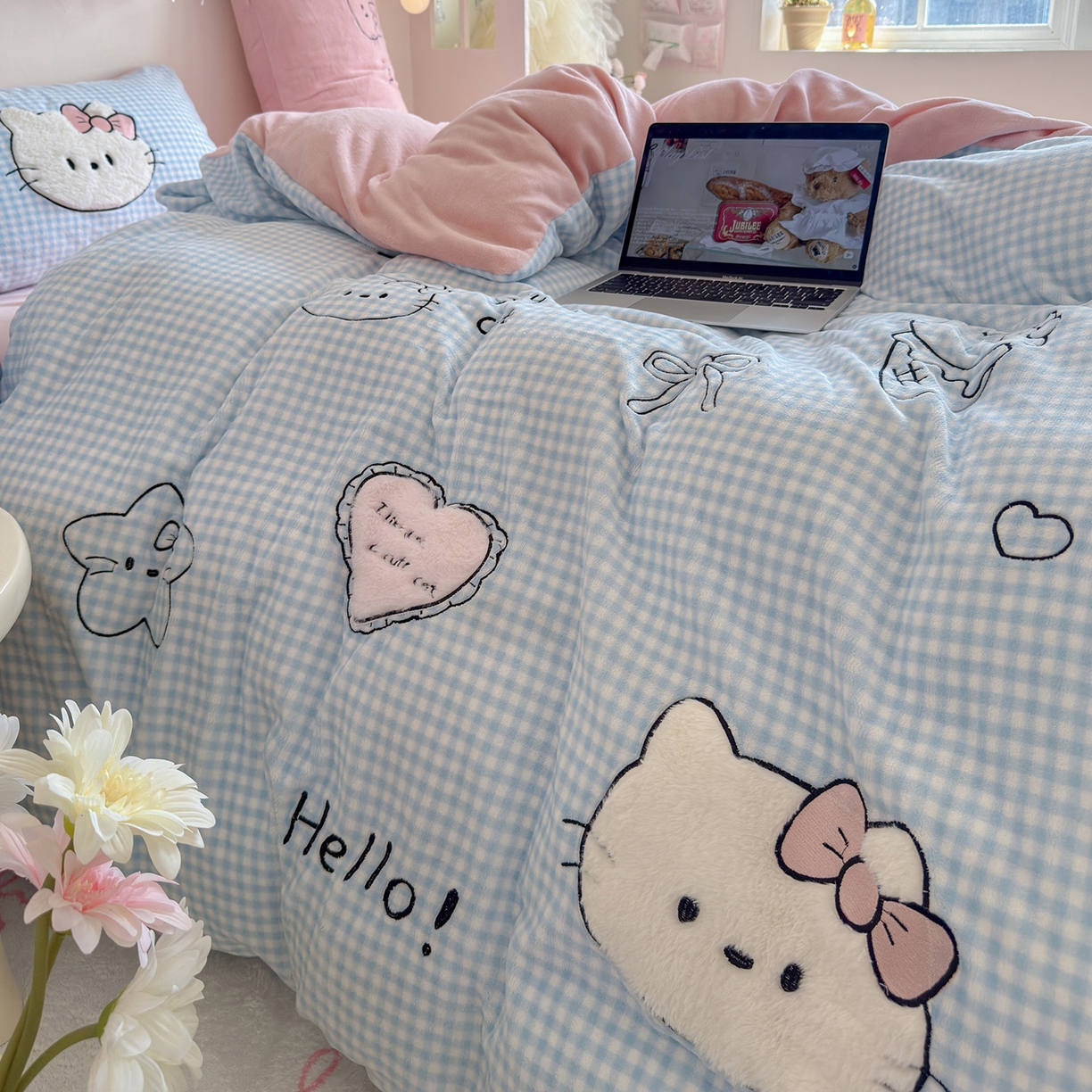 91家纺网 家纺一手货源 找家纺 罗亿家纺 2025新款A类兔毛贴布绣刺绣牛奶绒四件套-小红书推荐(提供买家秀) 小猫冰激凌