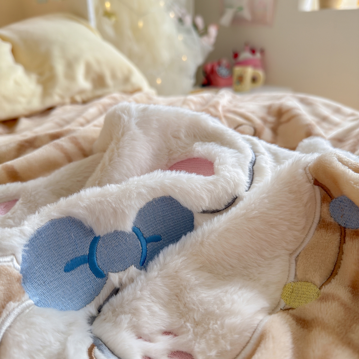 91家纺网 家纺一手货源 找家纺 罗亿家纺 2025新款A类兔毛贴布绣刺绣牛奶绒四件套-小红书推荐(提供买家秀) 毛线球西高地