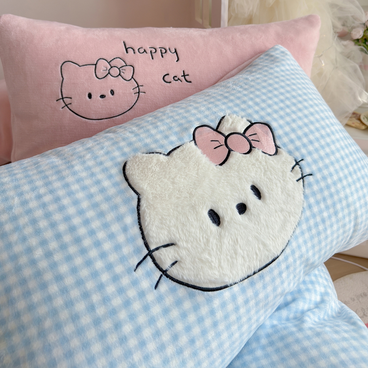 91家纺网 家纺一手货源 找家纺 罗亿家纺 2025新款A类兔毛贴布绣刺绣牛奶绒四件套-小红书推荐(提供买家秀) 小猫冰激凌